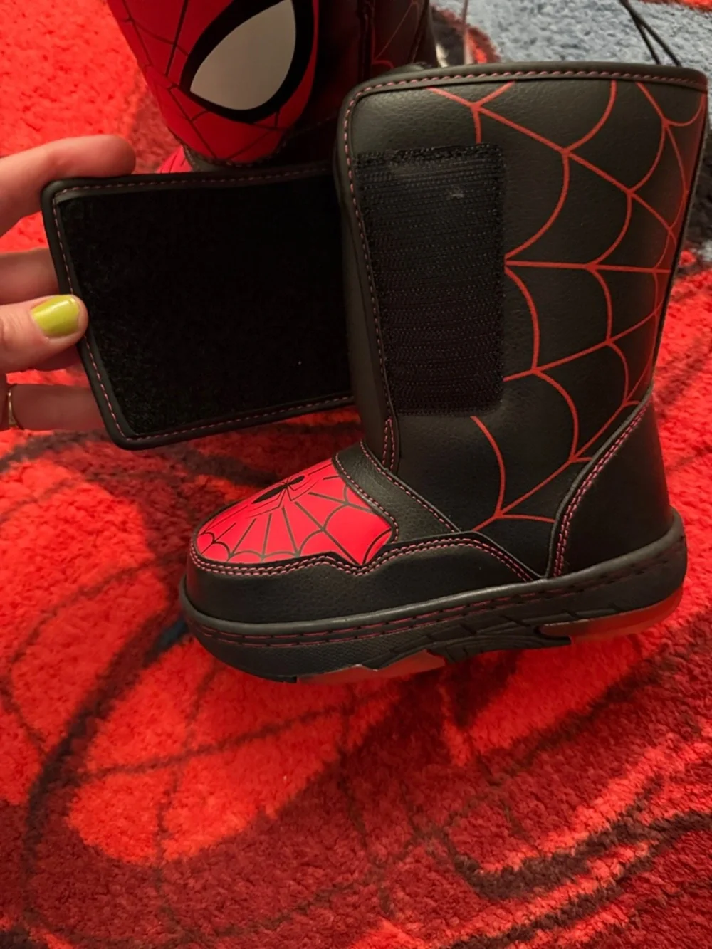 NWT • marvel • spiderman Velcro light up boots